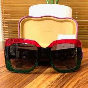 Gucci Oversized Glasses GG0083S Red/Green/Black